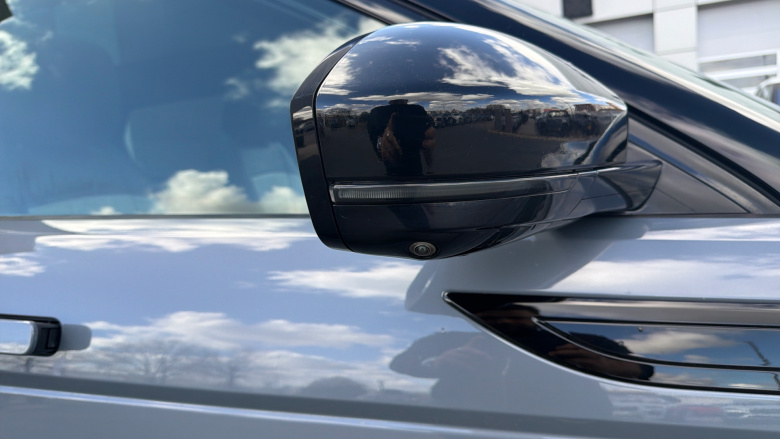 Land Rover Range Rover Evoque 2.0 D200 R-Dynamic SE 5dr Auto Diesel Hatchback